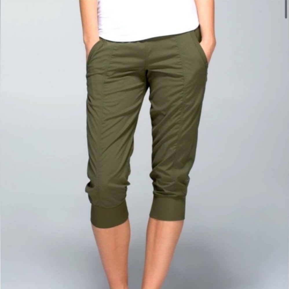 ISO Lululemon In Flux Crops!
